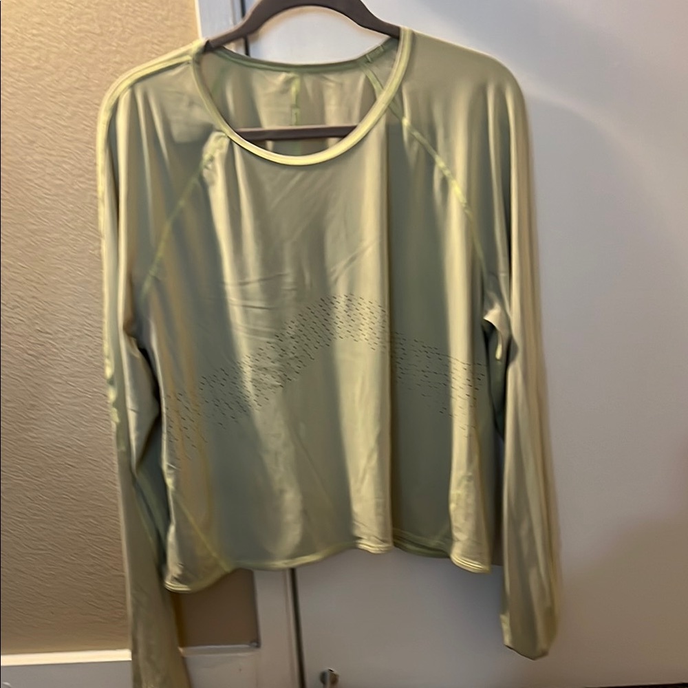 Lulu lemon long sleeve shirt